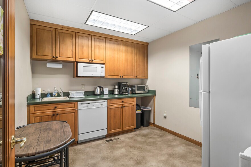 More Photos Of 796 SW Bradbury Way, Bend Office For Lease