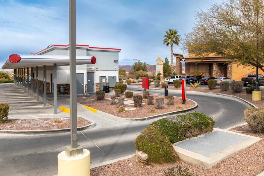 More Photos Of 1426 E Lake Mead Pky, Henderson Fast Food For Sale