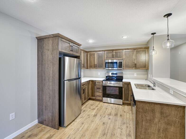 More Photos Of 102 Ridge Rd, Osceola Apartments For Sale