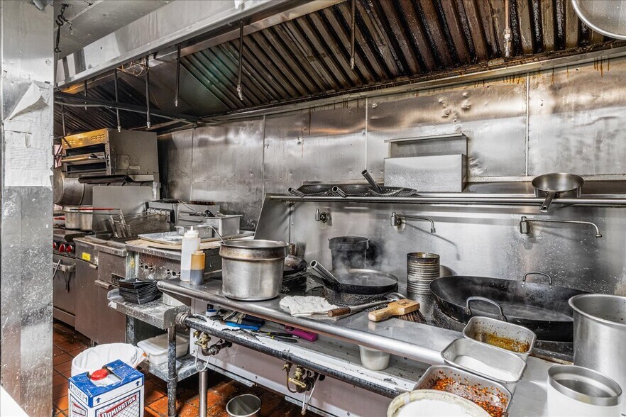 More Photos Of 4 Main St, Kings Park Storefront Retail Residential For Sale