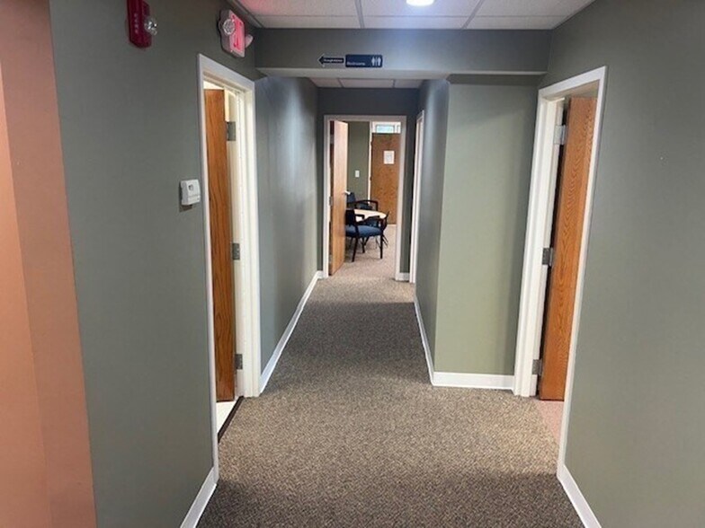 More Photos Of 92 Faunce Corner Rd, Dartmouth Office For Sale