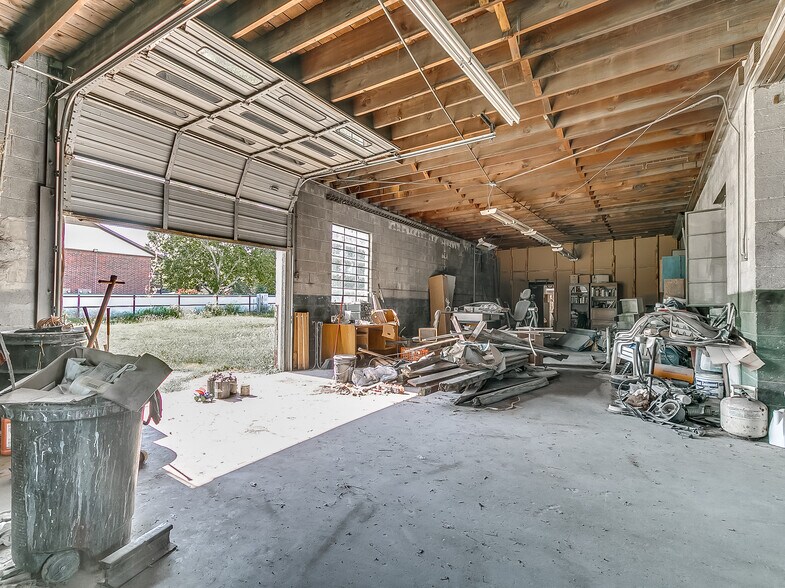 More Photos Of 227 W MacArthur Dr, Midwest City Auto Repair For Sale