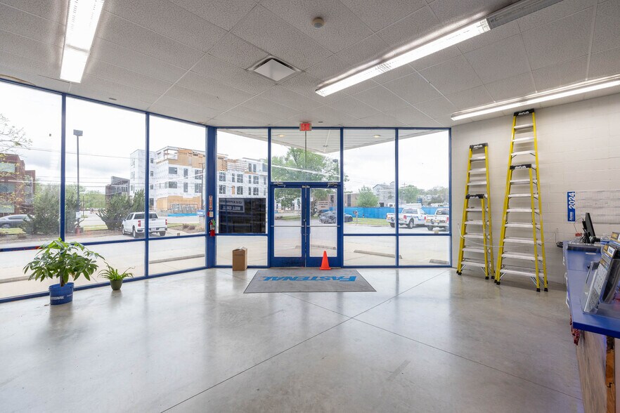 More Photos Of 796 S School Ave, Fayetteville Freestanding For Lease