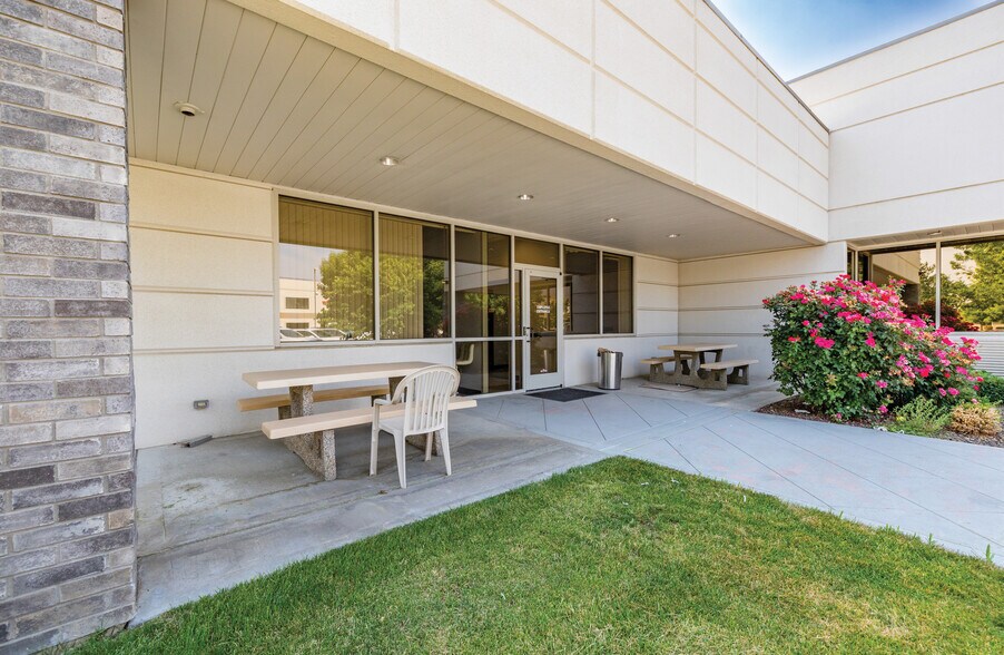 More Photos Of 350-398 N Mitchell St, Boise Office For Lease