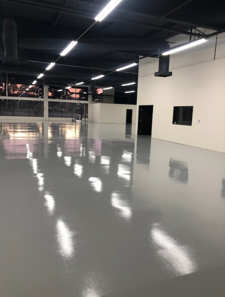More Photos Of 17512 Studebaker Rd, Cerritos Showroom For Lease