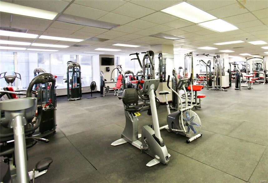 More Photos Of 720 Olive St, Saint Louis Office Residential For Lease
