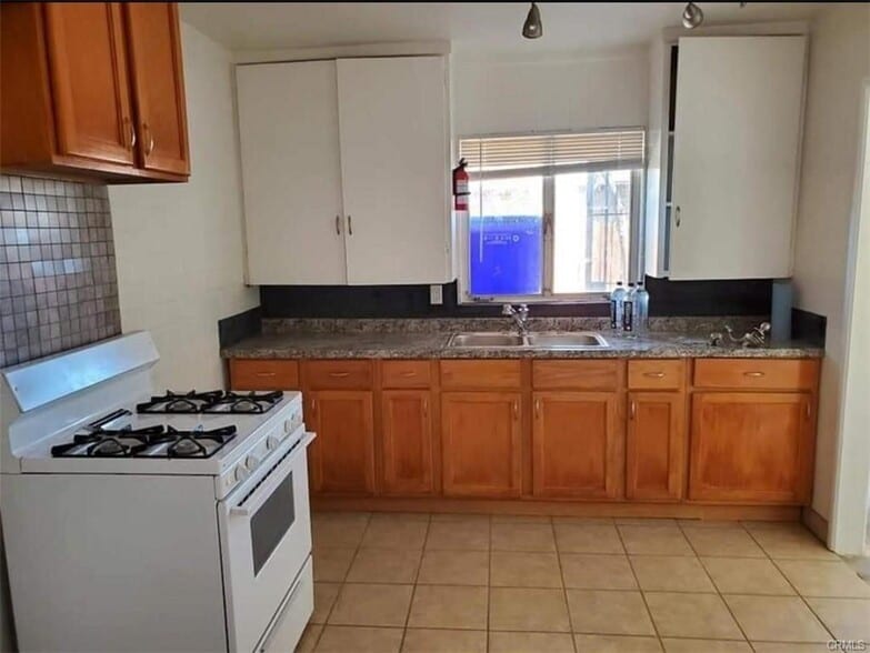 More Photos Of 15521-15531 4th St, Victorville Apartments For Sale