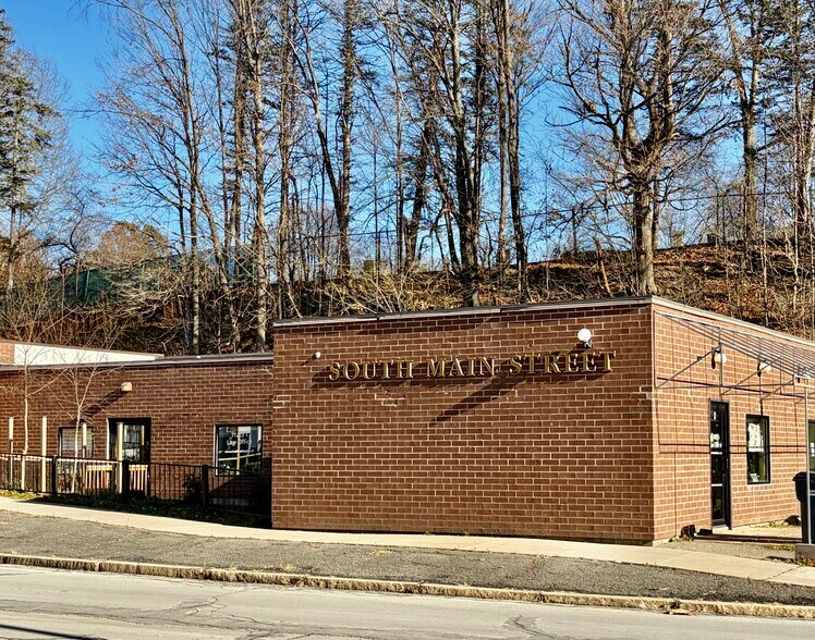More Photos Of 13-15 S Main St, Oneonta Office For Sale