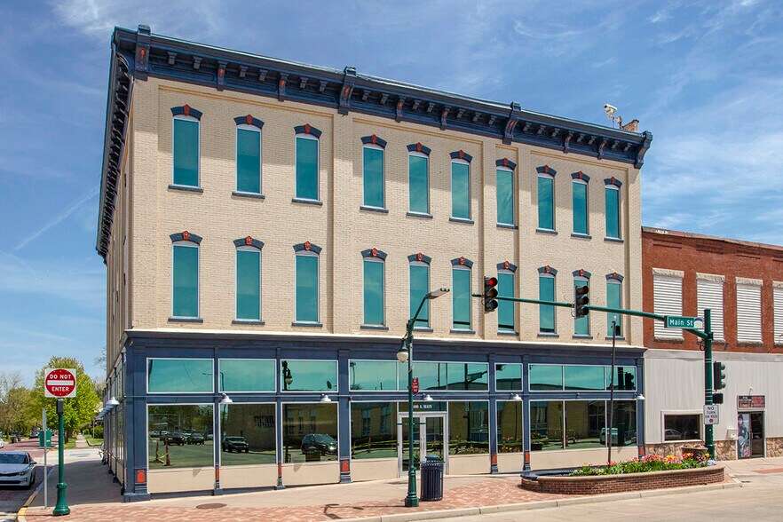 More Photos Of 600 S Main St, Elkhart Office For Lease