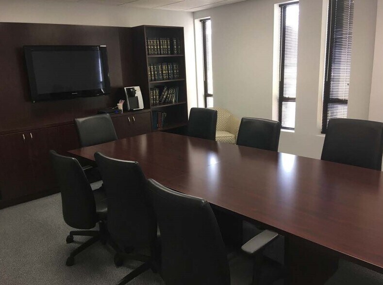 More Photos Of 1206 Laskin Rd, Virginia Beach Office For Lease