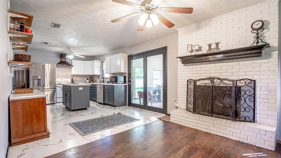 More Photos Of 2546 N Highway 144, Glen Rose Land For Sale