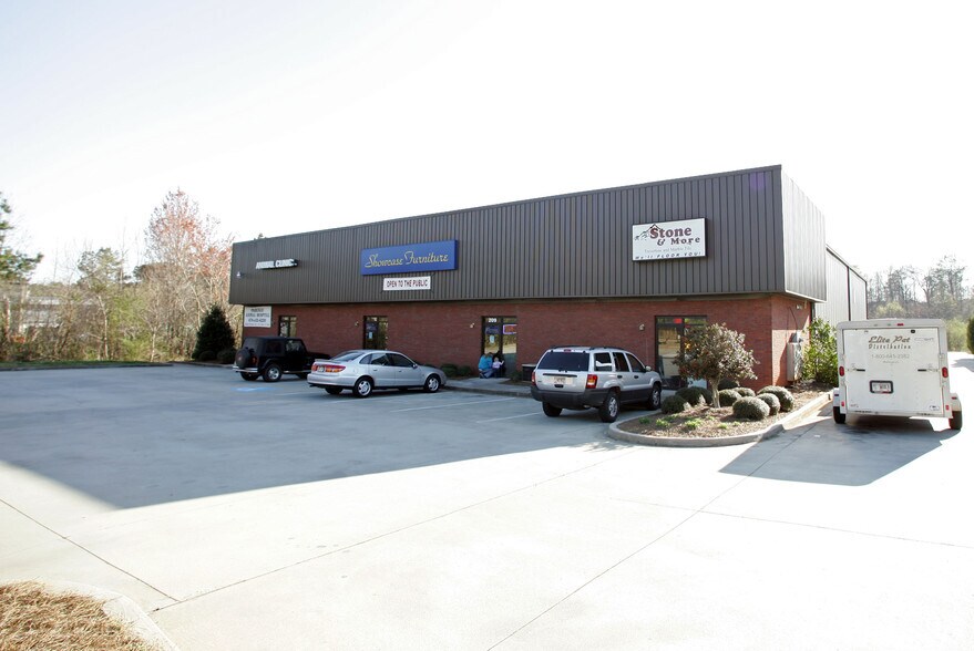 More Photos Of 205-211 Mcdonough Pky, McDonough Unknown For Lease