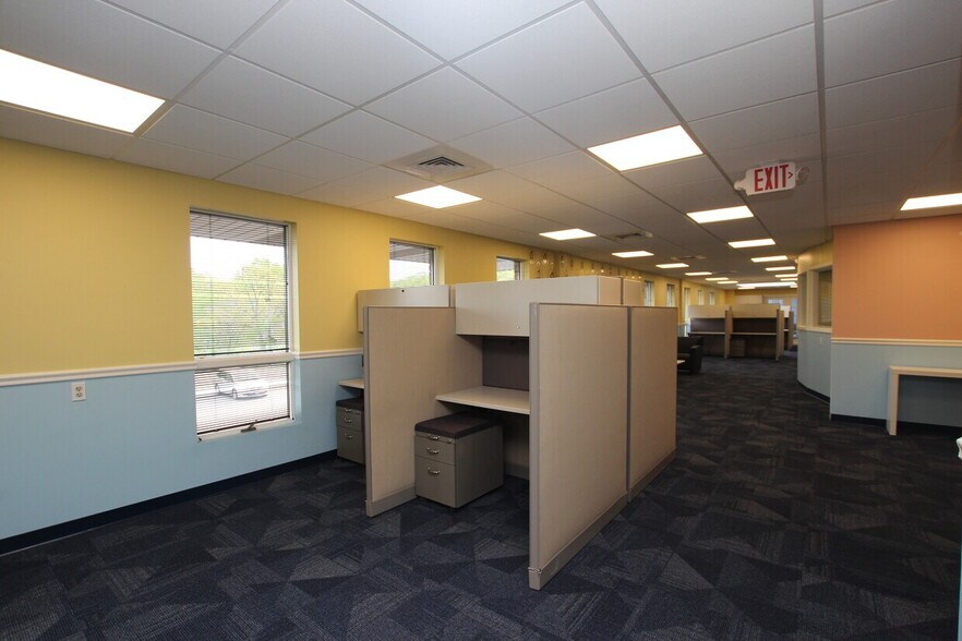 More Photos Of 60 Westwood Ave, Waterbury Medical For Lease