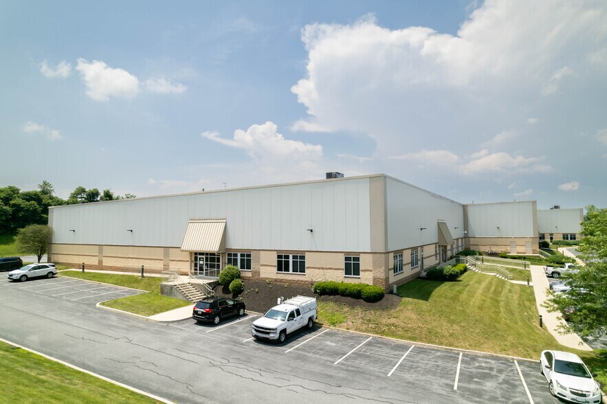 More Photos Of 100 Cheshire Ct, Coatesville Warehouse For Lease