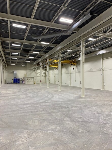 More Photos Of 707 Spence Ln, Nashville Manufacturing For Lease