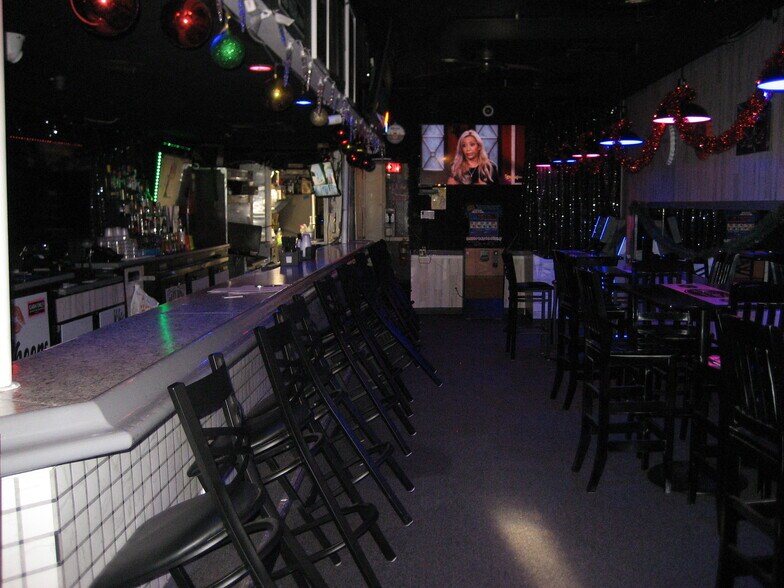 More Photos Of 22234-22238 W Warren Ave, Redford Bar For Sale