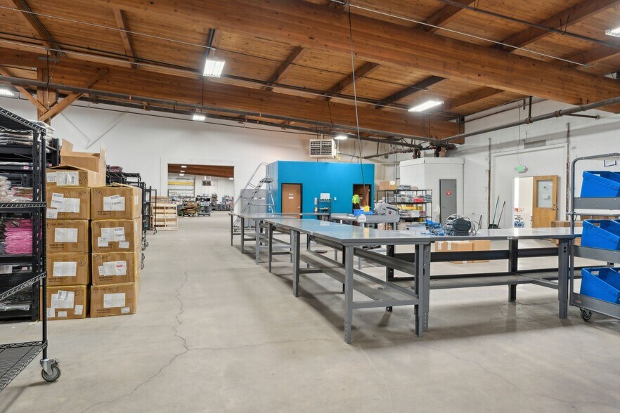 More Photos Of 999 W 1500 S, Woods Cross Warehouse For Lease