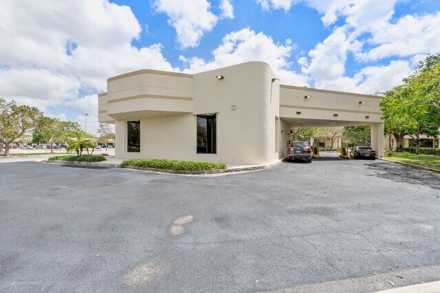 More Photos Of 7118-7186 N University Dr, Tamarac Unknown For Lease