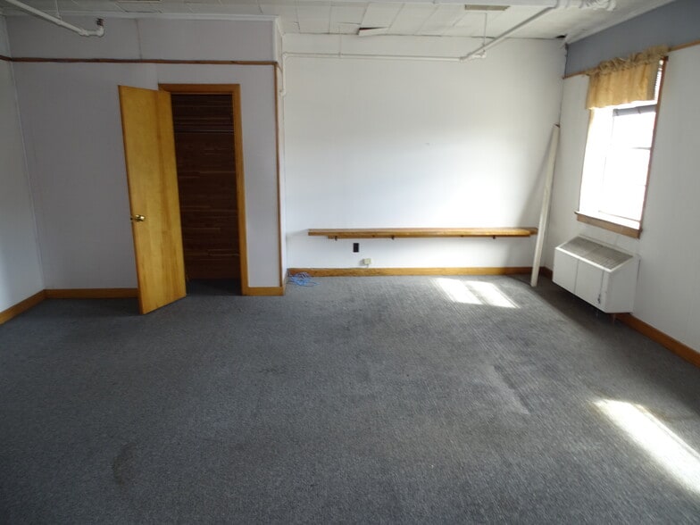 More Photos Of 417 E Sunbury St, Shamokin Storefront Retail Office For Sale