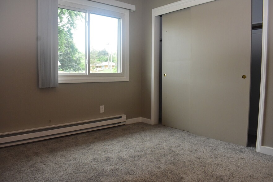 More Photos Of 3274 E Euclid Ave, Des Moines Apartments For Sale