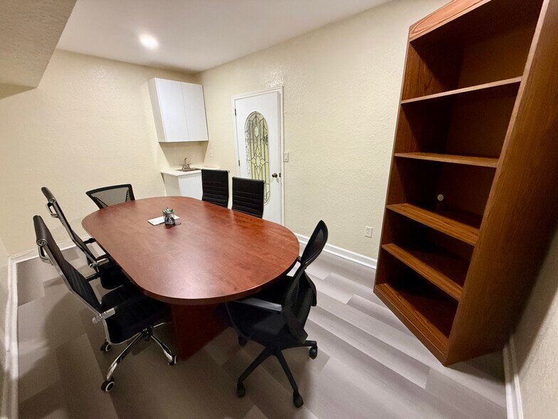 More Photos Of 1275 Cleveland St, Clearwater Medical For Lease