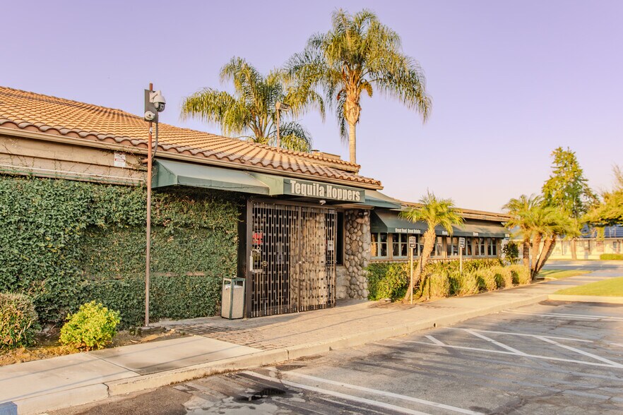 More Photos Of 60 N Mountain Ave, Upland General Retail For Sale