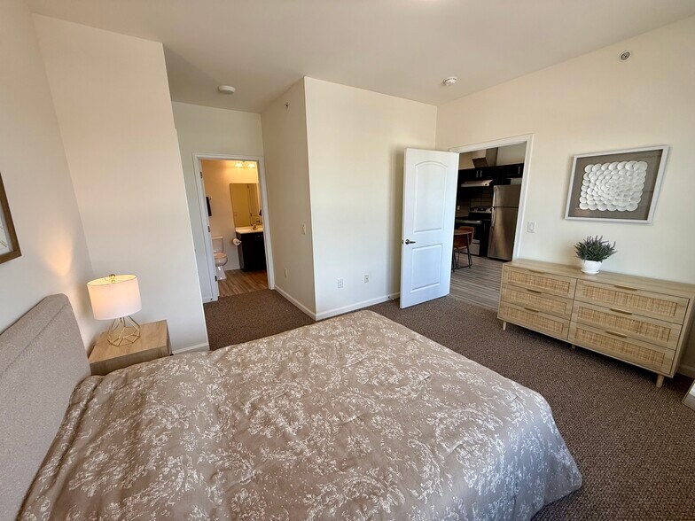 More Photos Of 510 Hamilton St, Somerset Apartments For Sale