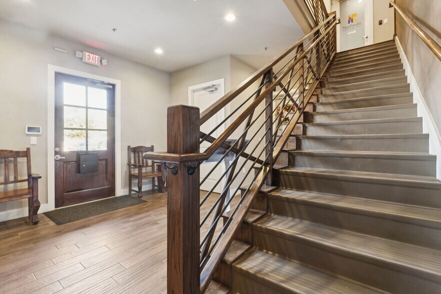 More Photos Of 361 W Byron Nelson Blvd, Roanoke Office For Sale