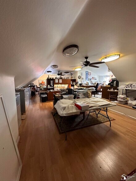 More Photos Of 420-440 Carey St, Deerfield Manufacturing For Sale