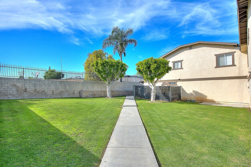More Photos Of 275-299 Monte Vista St, La Habra Apartments For Sale