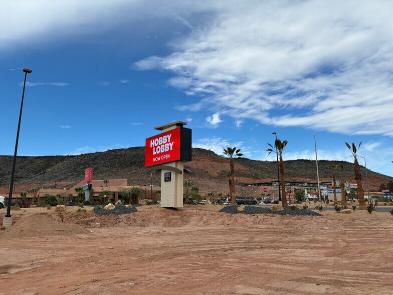 More Photos Of 735-899 S Bluff St, Saint George Unknown For Sale