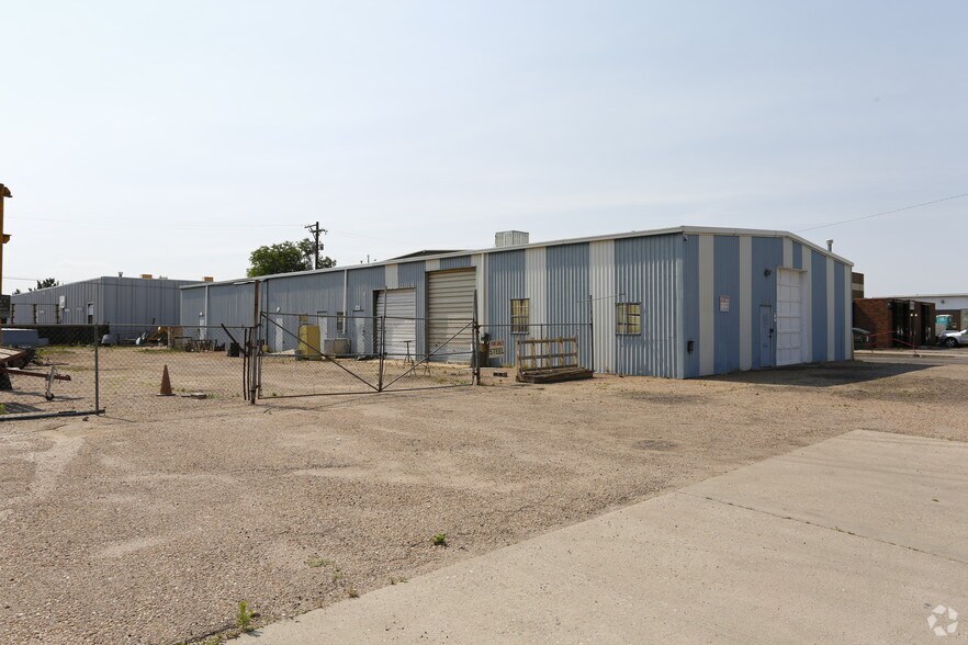 More Photos Of 3203-3223 Oakland St, Aurora Industrial For Sale