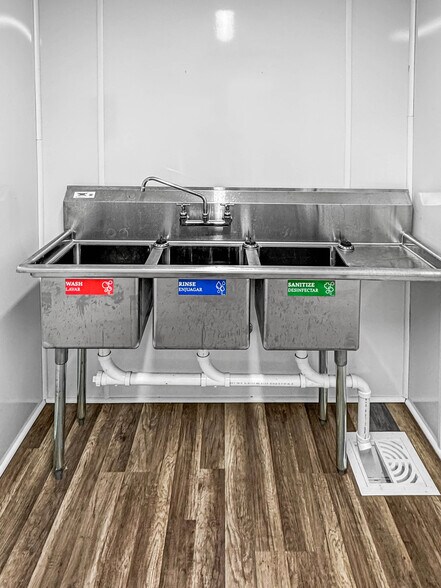 More Photos Of 1310 Highway 96 S, Silsbee Flex For Sale