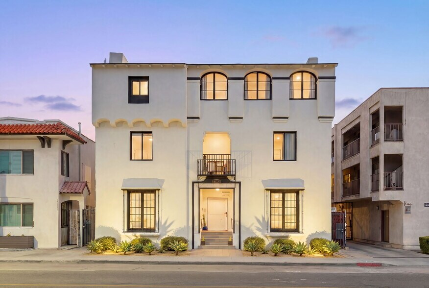 More Photos Of 1827 E 4th St, Long Beach Apartments For Sale