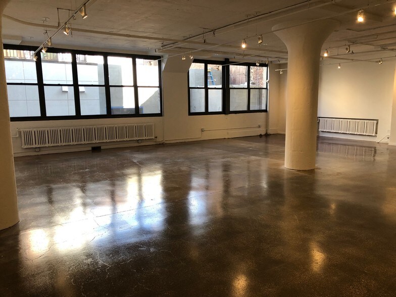 More Photos Of 61 Greenpoint Ave, Brooklyn Loft Creative Space For Lease