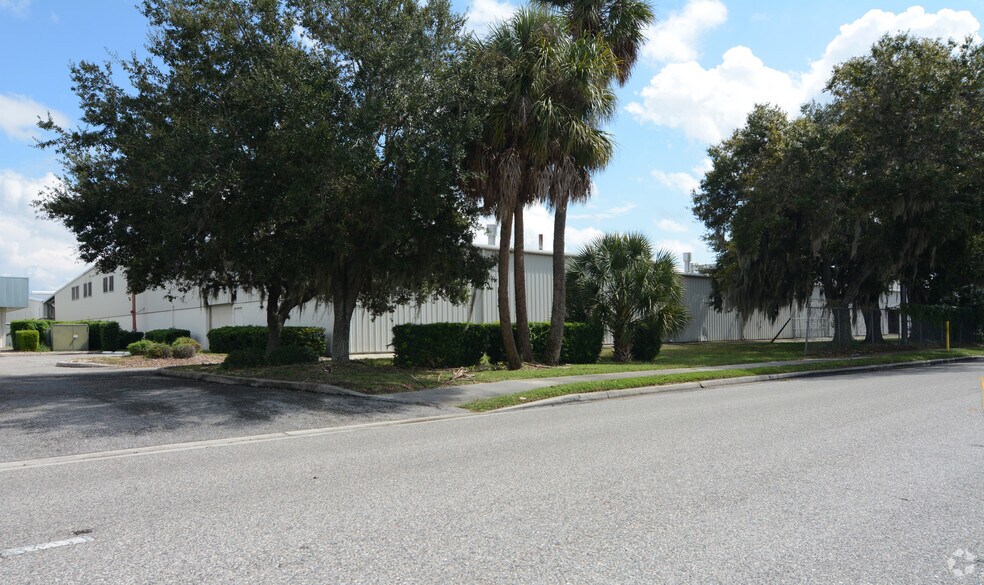 More Photos Of 2150 Whitfield Ave, Sarasota Warehouse For Lease