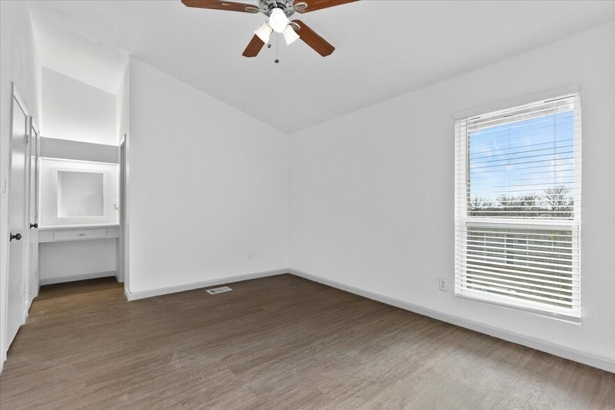 More Photos Of 5220 Tahoe Trl, Austin Apartments For Sale
