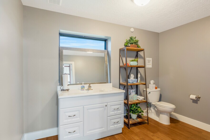 More Photos Of 17701 Telge Rd, Cypress Warehouse For Sale