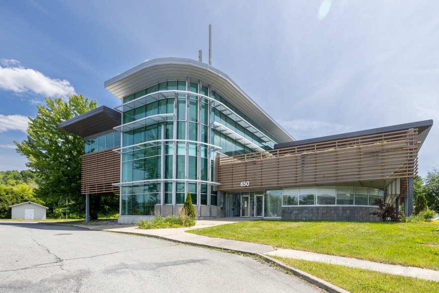 Primary Photo Of 650 Boul Renault, Beauceville Office For Sale