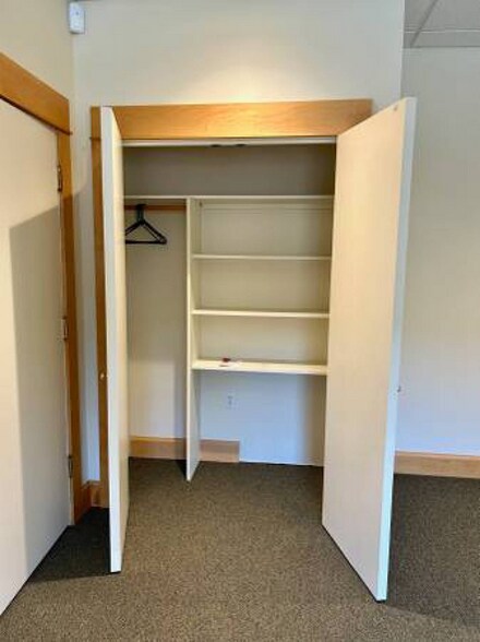 More Photos Of 5-7 Strong Ave, Northampton Storefront Retail Office For Lease