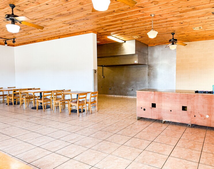 More Photos Of 115 E 8th St, Cisco Restaurant For Sale
