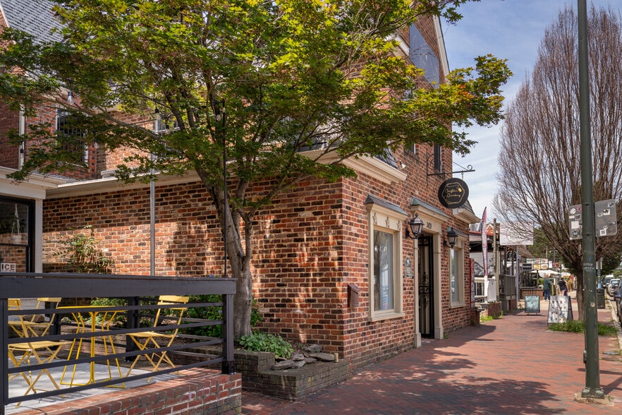 More Photos Of 3427-3429 W Cary St, Richmond Freestanding For Sale