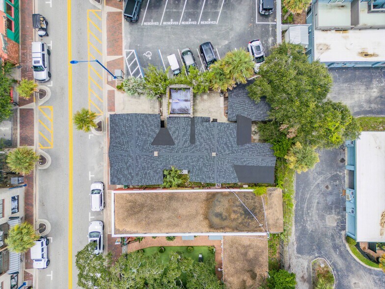 More Photos Of 304 Flagler Ave, New Smyrna Beach Storefront For Sale