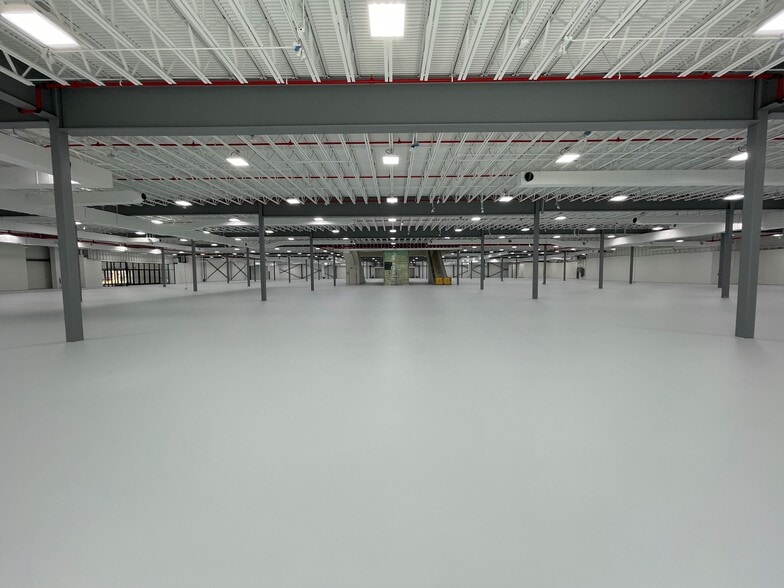 More Photos Of 3668 Rivertown Pky SW, Grandville Department Store For Lease
