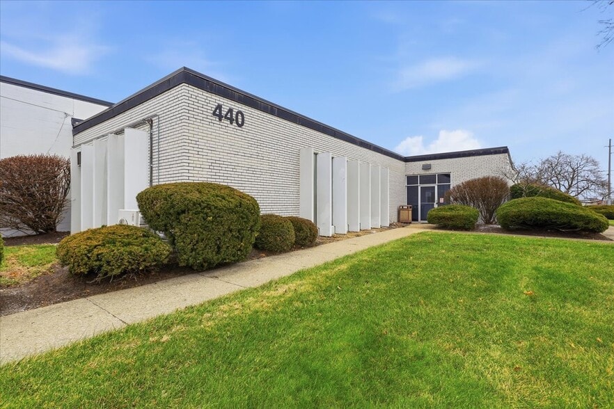 More Photos Of 440 Northland Blvd, Forest Park Manufacturing For Lease