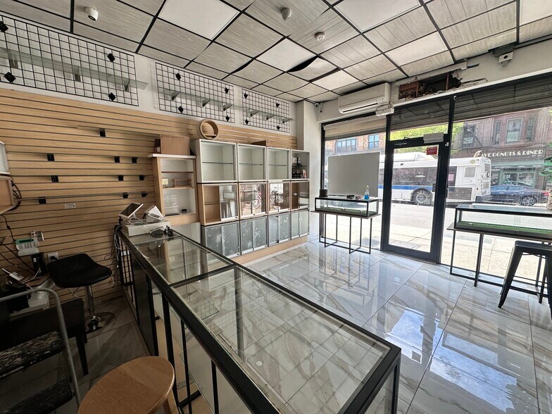 More Photos Of 319 7th Ave, Brooklyn Storefront Retail Residential For Lease
