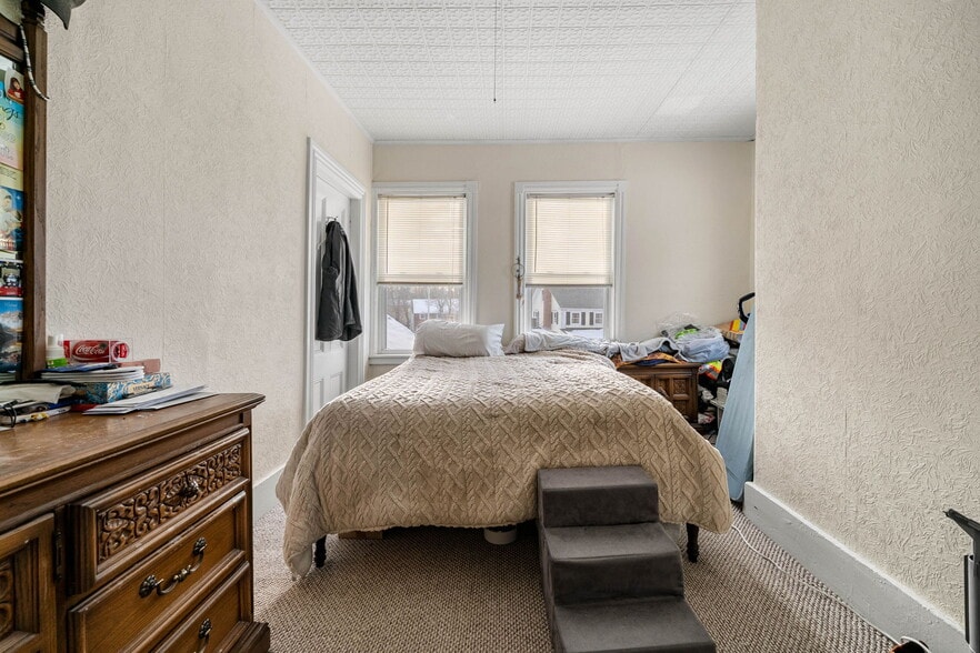 More Photos Of 7-17 School St, Merrimac Apartments For Sale