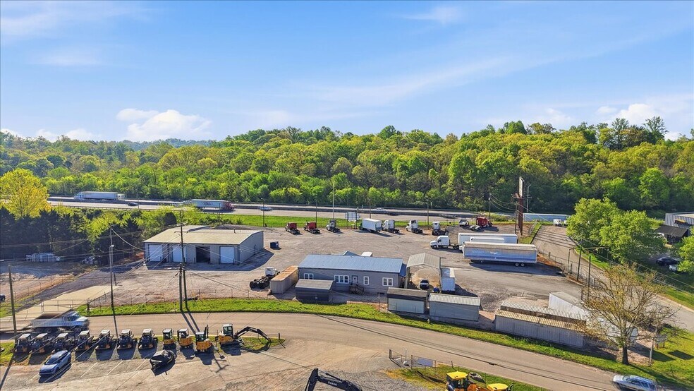 More Photos Of 2816 John Deere Dr, Knoxville Warehouse For Sale