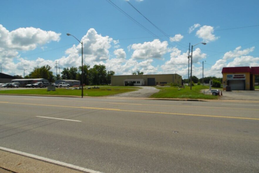 More Photos Of 1117 N Locust Ave, Lawrenceburg Industrial For Sale