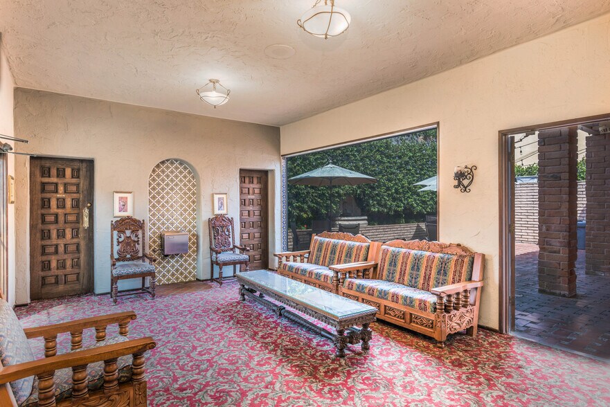 Primary Photo Of 244 Redondo Ave, Long Beach Office For Lease